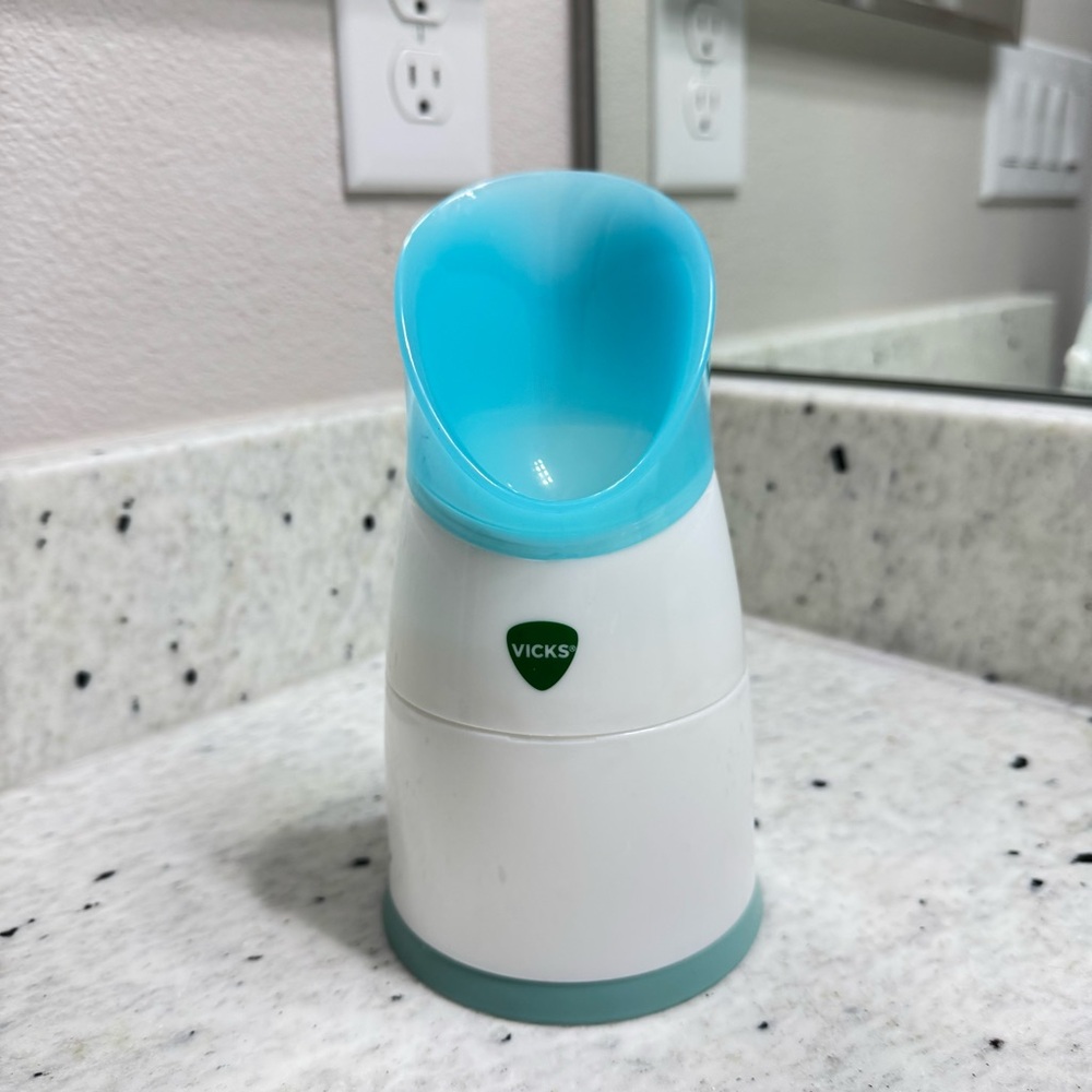 Vicks Portable Steam Inhaler, V1300 No Electricity Required - Picture 3 of 3